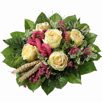 Blumenstrauß 5 cremefarbene Rosen, Getreide, Erika, Filzkordel, Panikum, verschiedenes Beiwerk.